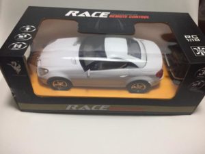 AUTO R/C 1:18 6611924 BATERIA RECARGABLE